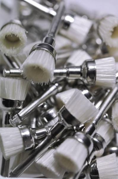 Щеточки для чистки и полировки зубов Hawe™ Miniature с нейлоновой щетиной (10 шт.)